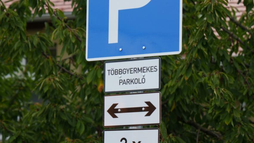 parkolo
